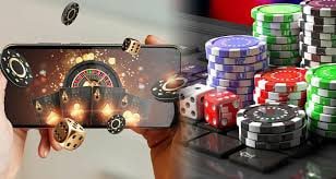 မြန်မာ Esports ပြိုင်ပွဲ MLBB PUBG ကစားနေသောမြင်ကွင်း
